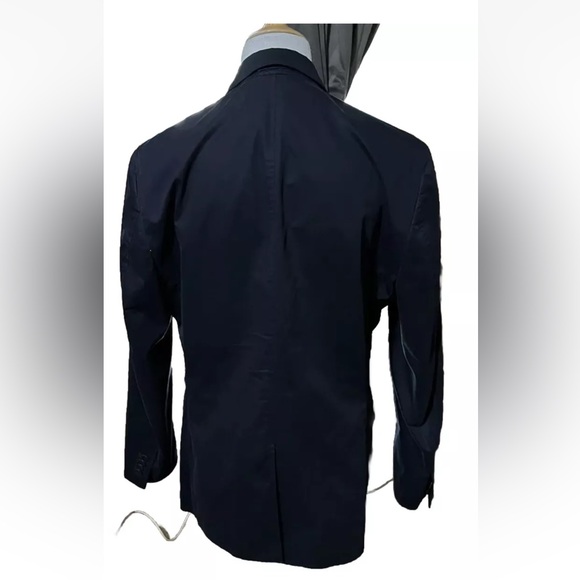 Banana Republic Navy Blue Men’s Jacket, Size 42R
Tailored Fit, Great Condition - Picture 2 of 4
